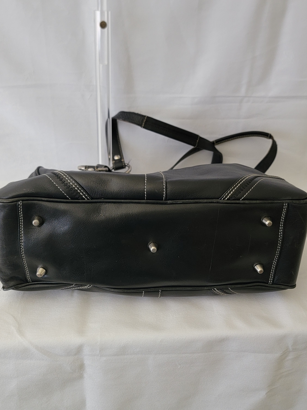 Coach Black Leather Shoulder Bag with Silver Ring Hardware - Picture 4 of 7